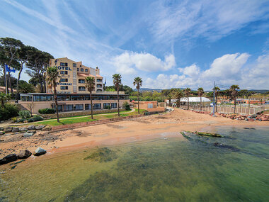 Romantische Auszeit an der Côte d'Azur mit Meerblick und Dinner für 2