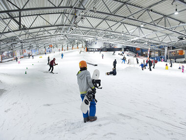 2 uur ski- of snowboardplezier voor 2 bij De Uithof in Den Haag