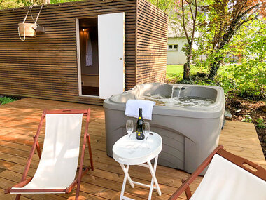 Verwenmomentje voor 2: sauna en bubbelbad in een bos nabij Brussel