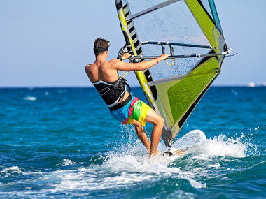 Curso de windsurf para 2 personas en Catalunya