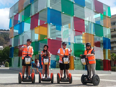 Diversión en Segway: ruta de 1 hora por Málaga para 2 personas