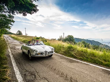 Guida di un’Alfa Romeo Giulietta per 2 giorni nel weekend sul Lago di Garda