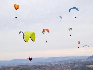 Curso de iniciación al parapente de 4 horas en Madrid para 2 personas