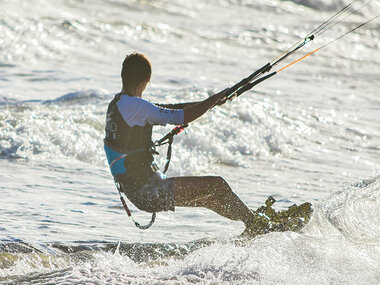 Bautismo de kitesurf de 3 horas en Fuengirola para 1 persona