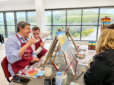 Pintura y buen vino: 1 experiencia Art&Wine y vino ilimitado para 2 personas