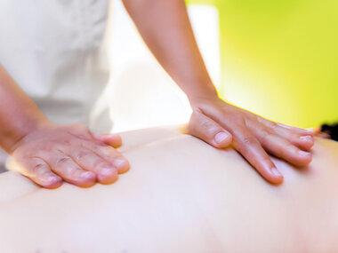 Masaje sueco de 1 hora para 2 personas en Manos Que Escuchan by NaturÓptima