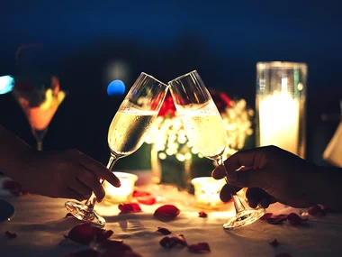 Liebeszauber in Plauen: Candle-Light-Dinner und Sektfrühstück für 2