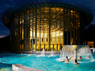 Journée aux Thermes de Spa avec verre de bulles pour 2 personnes