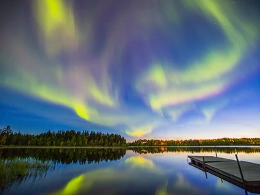 Winterurlaub in Schweden mit Polarlichtern und Husky-Schlittenfahrt