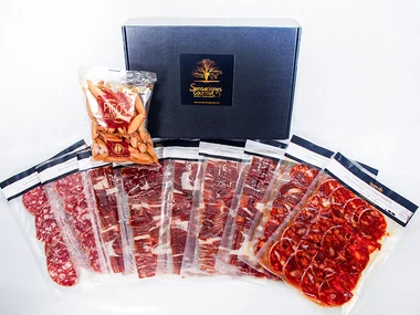 Picoteo deluxe a casa de Sensaciones Gourmet con pack gratis de chorizo ibérico