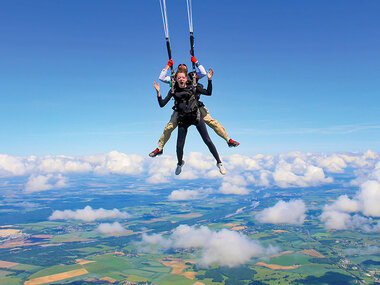 Saut en parachute en tandem à 4000 mètres à Nevers