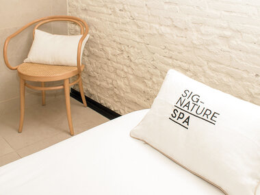 Signature Spa at Yurbban Passage Hotel & Spa: masaje de 50 min y spa de 30 min para 2