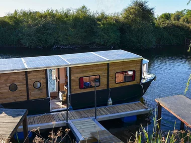 3 jours insolites à bord d'une péniche solaire près de Saint-Nazaire