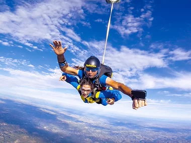 Salto en tándem a 5000 metros de altitud para 1 persona en Espinho, Portugal