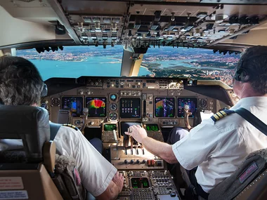 Doppelter Flugspaß im Airbus A320 Simulator in Berlin