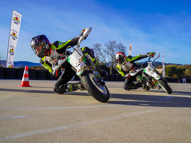 ¡Aprende con la familia Lorenzo!: 1 curso de pilotaje de moto de 3 horas para 1 persona