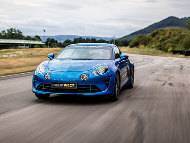 Stage de pilotage : 5 tours sur le circuit de Chambley en Porsche Cayman ou en Alpine A110