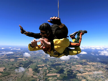 Saut sensationnel en chute libre en tandem à Cerfontaine