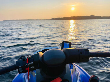 Häftig vattenskotertur i Karlskronas skärgård