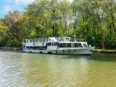 Un dimanche en Campine : promenade en bateau avec brunch, barbecue ou menu à 3 plats pour 2 personnes