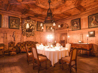 Souper romantique aux chandelles dans les Grisons