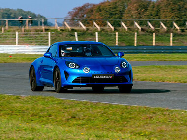 3 rondes als piloot in een Alpine A110 S in Mettet
