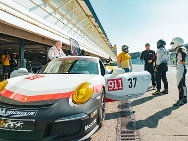 Crazy Taxi: 4 Runden im Mercedes AMG GTS auf dem Hockenheimring