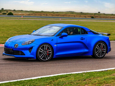 4 rondes als piloot in een Alpine A110 S in Mettet