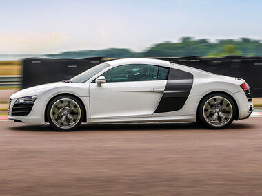 Stage de pilotage : 4 tours sur le circuit de Mettet en Audi R8 V10