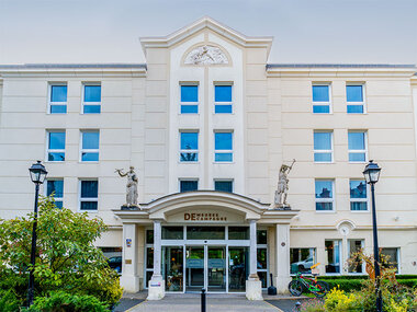 2 jours en hôtel 4* près du château de Fontainebleau avec accès au bassin intérieur chauffé
