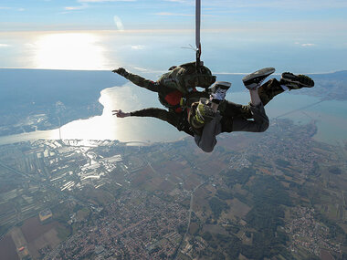 Saut en parachute en tandem au-dessus de La Rochelle