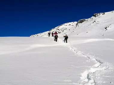 Randonnée en raquettes de 2 jours avec un guide près de Val Thorens pour 2 personnes