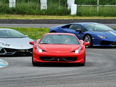 3 giri su una Ferrari 458 sul Circuito Internazionale di Busca in Piemonte