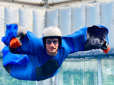 Freifall-Feeling im Indoor-Windkanal: Bodyflying-Abenteuer in der Air Power Arena