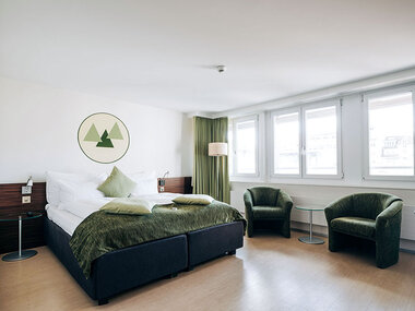 Romantischer Aufenthalt in einem Zimmer mit Aussicht, mit Dinner und Prosecco für 2 Personen in Thun