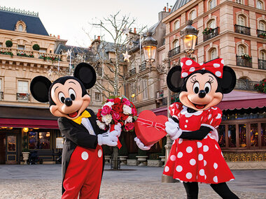 Disneyland® Paris : entrée Medium Summer pour 2 adultes (1 parc)