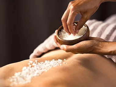 Entspannende Auszeit mit Massage, Pflege oder Peeling nach Wahl