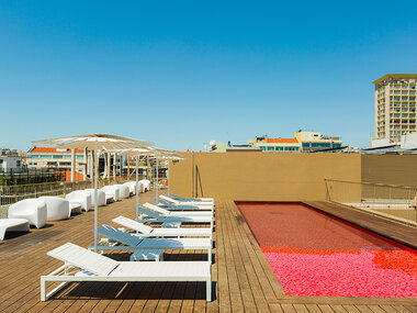 1 noche con desayuno para 2 personas en Lumen Hotel & The Lisbon Light Show 4*