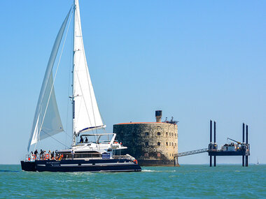 Croisière d'1h30 en catamaran pour 2 adultes et 2 enfants au fort Boyard