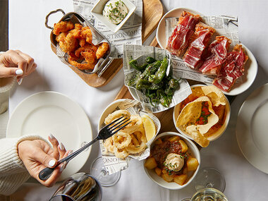 Casa Carmen Restaurant, Parc Central: 1 menú especial para 2 personas
