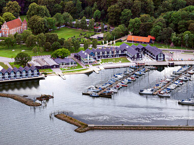 Ophold med morgenmad på Hotel Strandtangen for 2