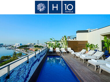 H10 Port Vell 4*: 1 noche con desayuno y bebida de bienvenida para 2