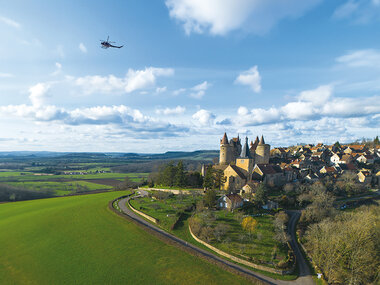 Vol en hélicoptère de 30 min pour 2 au-dessus de Dijon et ses environs