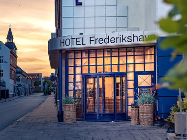 2 dage på Hotel Frederikshavn i superiorværelse med vin for 2 personer