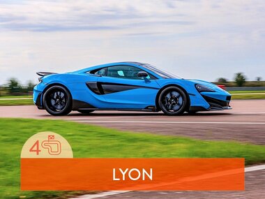 Stage de pilotage : 4 tours sur le circuit de Saint-Laurent-de-Mure en McLaren 600LT