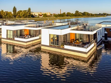 2 Hausboot-Übernachtungen an der Ostsee mit Therme und Eiswelt Eintritt in Ribnitz-Damgarten