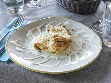 Menù degustazione con bottiglia di vino presso l'Osteria Gallo Nero