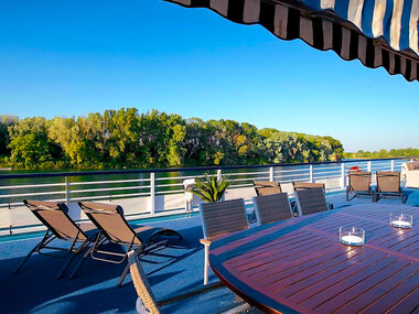 2 jours à bord d'un bateau-hôtel au cœur d'Avignon