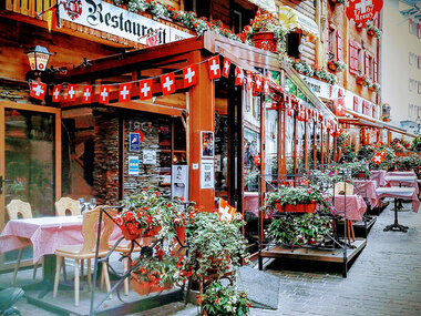 Familien-Verwöhnprogramm mit 2 Übernachtungen und Fondue für 4 Personen in Leukerbad