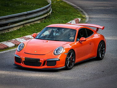 Stage de pilotage : 5 à 6 tours de circuit au volant d'une Porsche 991 GT3 ou Porsche Cayman